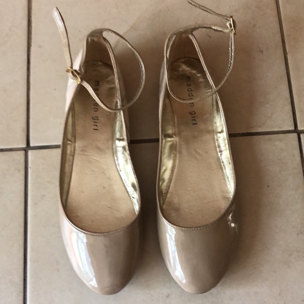 NWOT Madden tan flats - Picture 9 of 9
